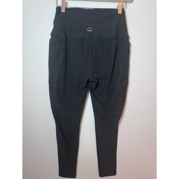 Beyond Yoga Space Dye Out Of Pocket High Waisted Capri Leggings Black Sz L NEW - Picture 12 of 13